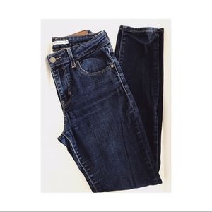 Levi’s Mid/High Waist Skinny Jeans
